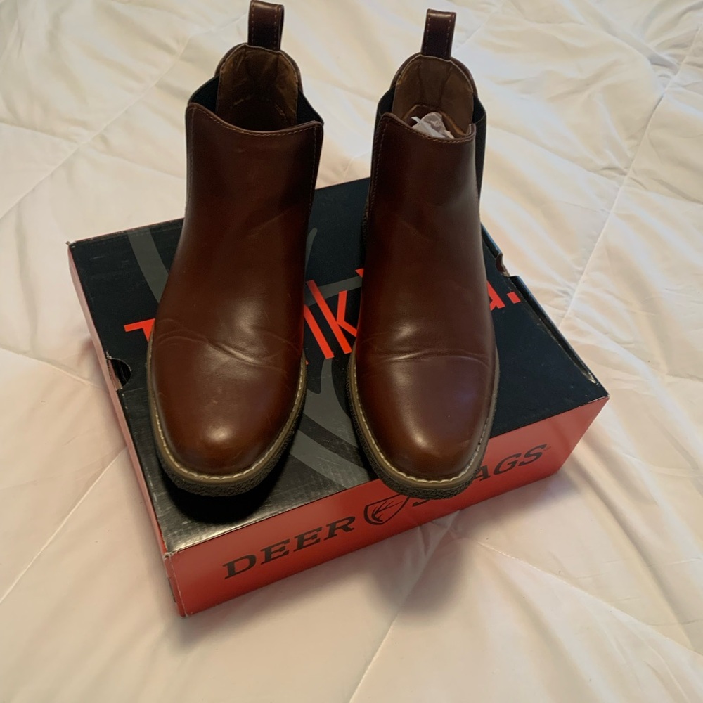 Boys shoes